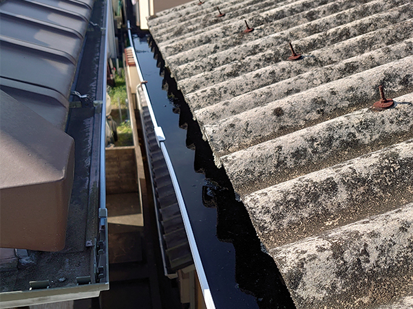 工場大型雨樋架け替え工事施工前