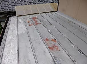 芯木無し瓦棒葺き(旧式)屋根の改修工事