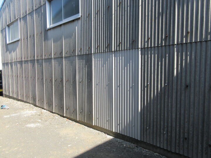 倉庫スレ－ト外壁部分張り替え工事施工後