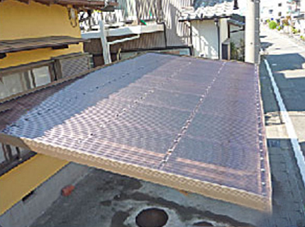 ポリカ－ボネ－ト製屋根へ葺き替え工事施工後